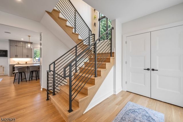 67 Westervelt Pl, Cresskill Boro, NJ 07626