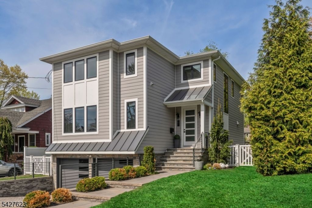 67 Westervelt Pl, Cresskill Boro, NJ 07626