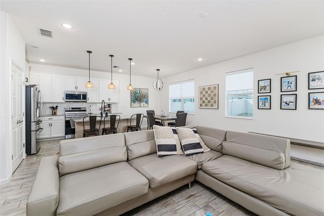 813 GRAZIE LOOP, Davenport, FL 33837