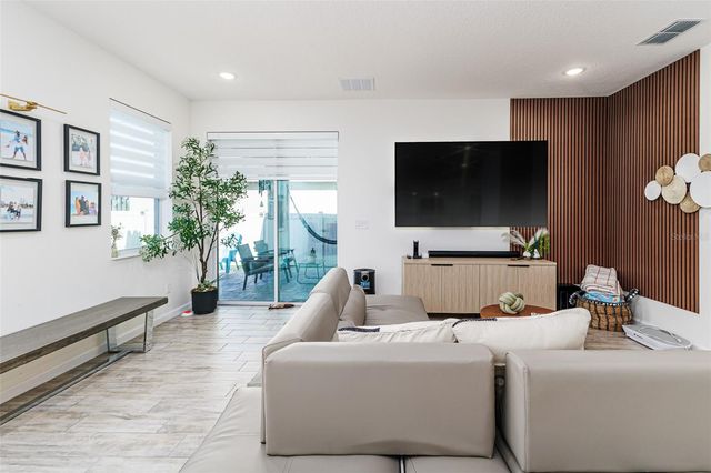 813 GRAZIE LOOP, Davenport, FL 33837
