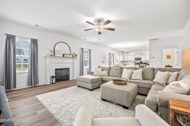 207 W Yellow Lois Drive, Hampstead, NC 28443