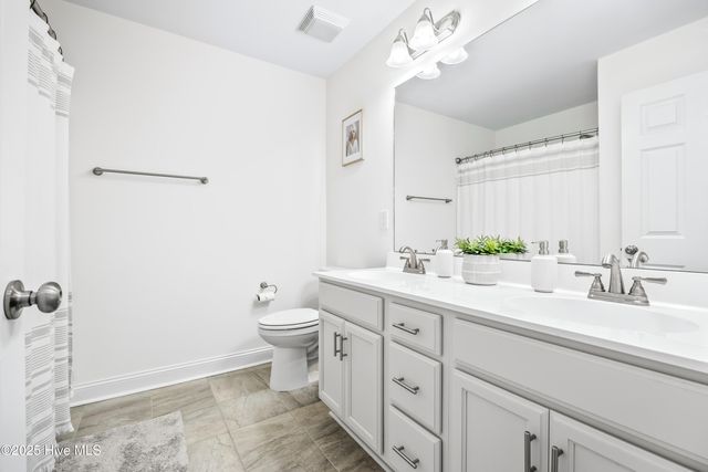 207 W Yellow Lois Drive, Hampstead, NC 28443