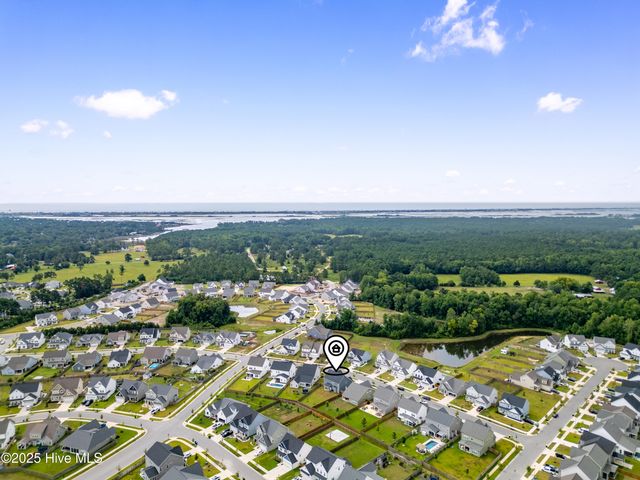 207 W Yellow Lois Drive, Hampstead, NC 28443