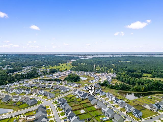 207 W Yellow Lois Drive, Hampstead, NC 28443