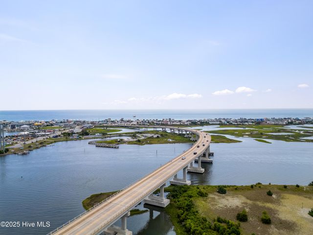 207 W Yellow Lois Drive, Hampstead, NC 28443