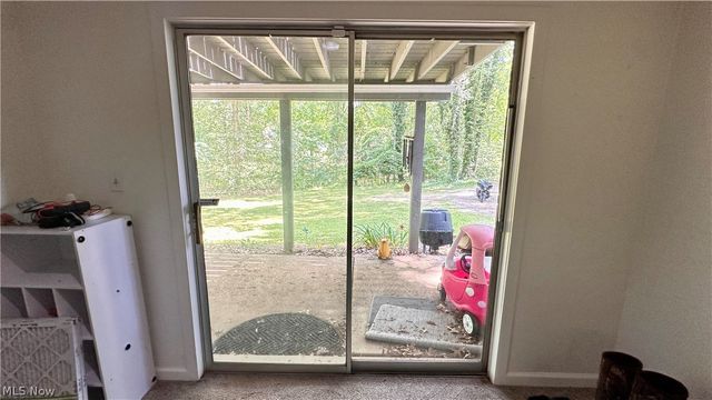 8470 Shadyview Avenue NW, Clinton, OH 44216