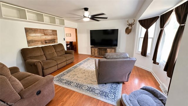 8470 Shadyview Avenue NW, Clinton, OH 44216