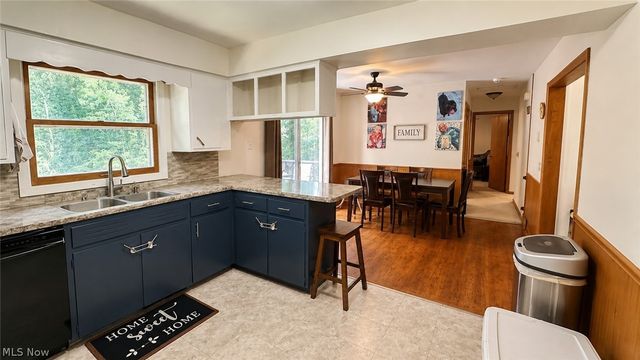 8470 Shadyview Avenue NW, Clinton, OH 44216