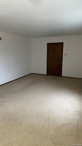 22100 E 11 Mile Road Unit: 22112, Saint Clair Shores, MI 48081