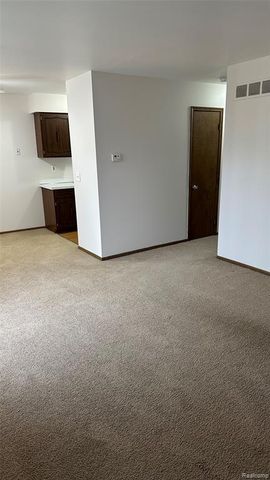 22100 E 11 Mile Road Unit: 22112, Saint Clair Shores, MI 48081