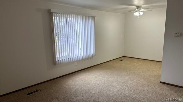 22100 E 11 Mile Road Unit: 22112, Saint Clair Shores, MI 48081