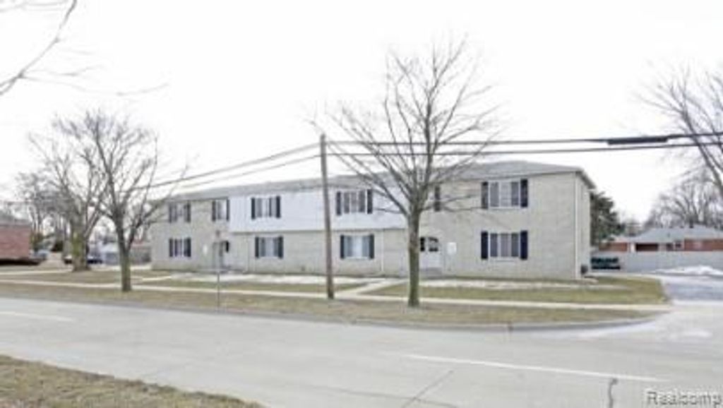 22100 E 11 Mile Road Unit: 22112, Saint Clair Shores, MI 48081