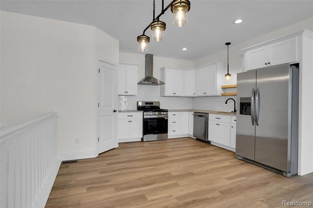 2324 Gilder Drive, Howell, MI 48843