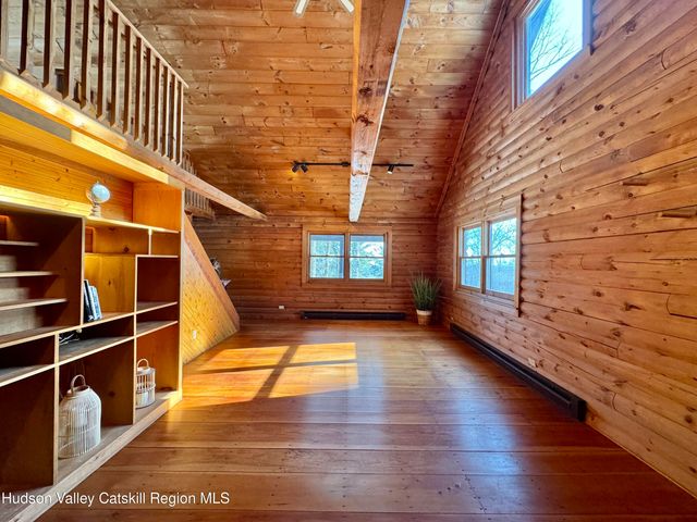 380 Easy Street, Catskill, NY 12414