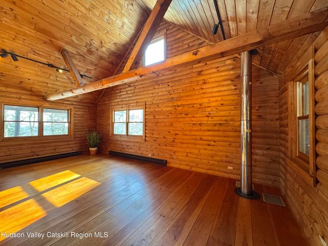 380 Easy Street, Catskill, NY 12414