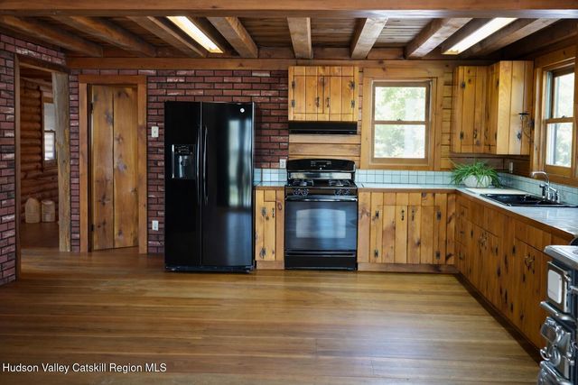 380 Easy Street, Catskill, NY 12414