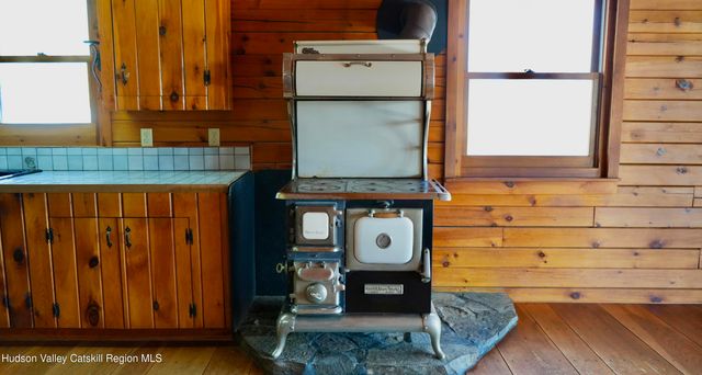 380 Easy Street, Catskill, NY 12414