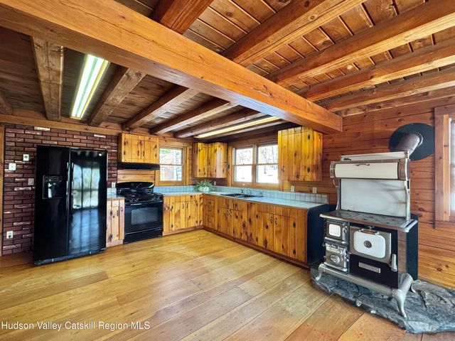 380 Easy Street, Catskill, NY 12414