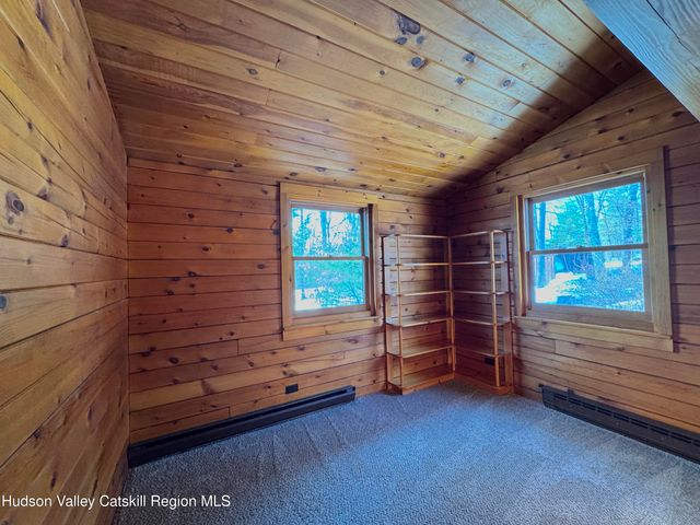 380 Easy Street, Catskill, NY 12414