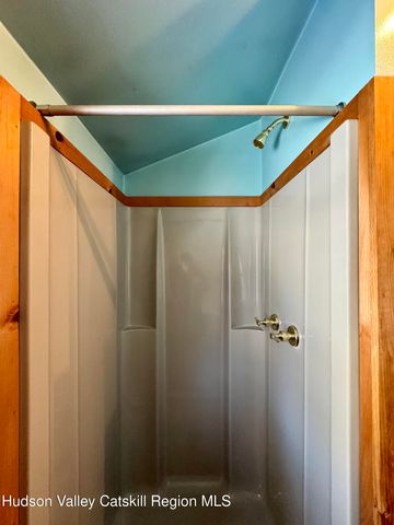 380 Easy Street, Catskill, NY 12414