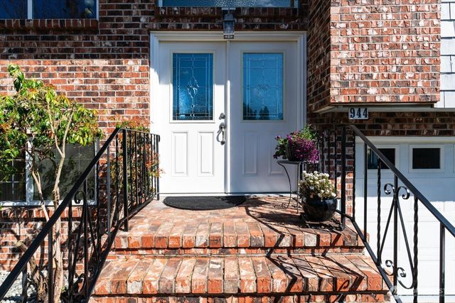 944 Maple Street, Edmonds, WA 98020