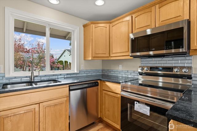 944 Maple Street, Edmonds, WA 98020