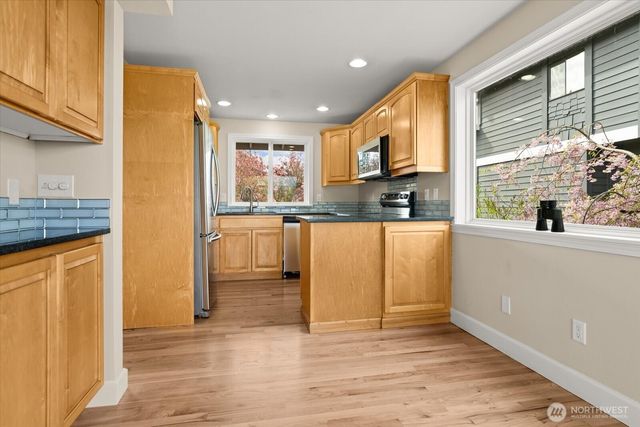 944 Maple Street, Edmonds, WA 98020