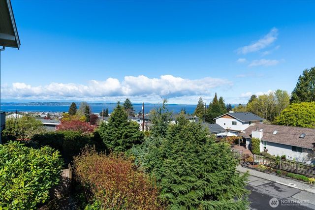 944 Maple Street, Edmonds, WA 98020