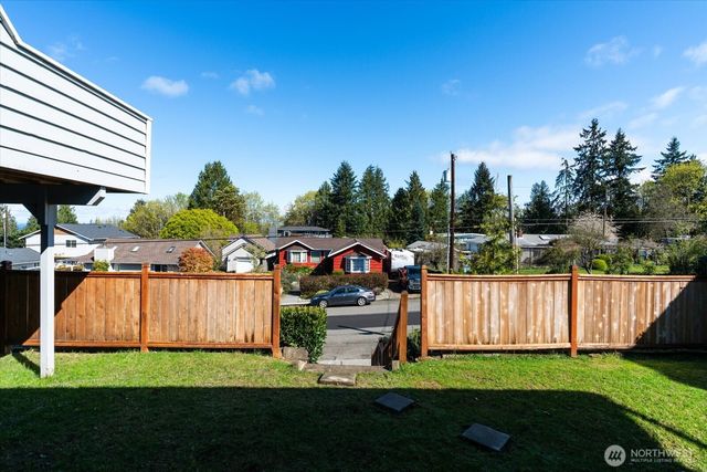 944 Maple Street, Edmonds, WA 98020