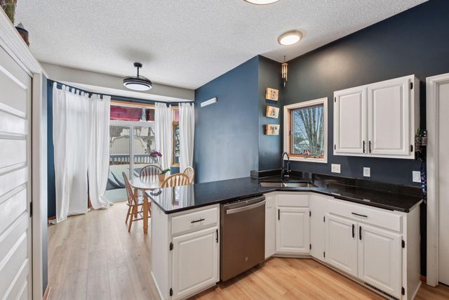 20911 Jameswood Court, Lakeville, MN 55044