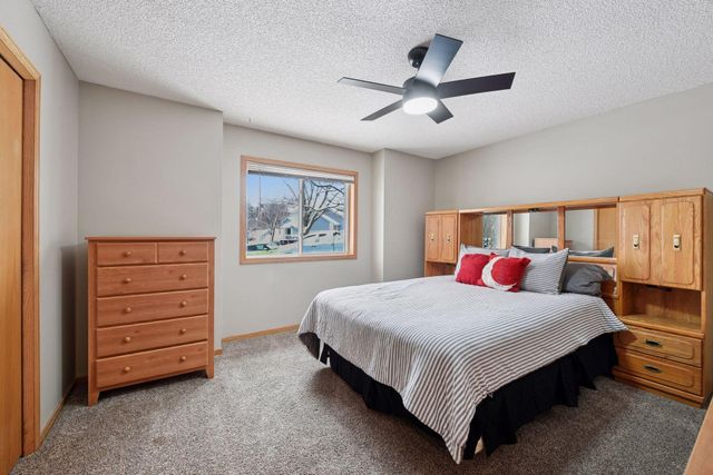 20911 Jameswood Court, Lakeville, MN 55044