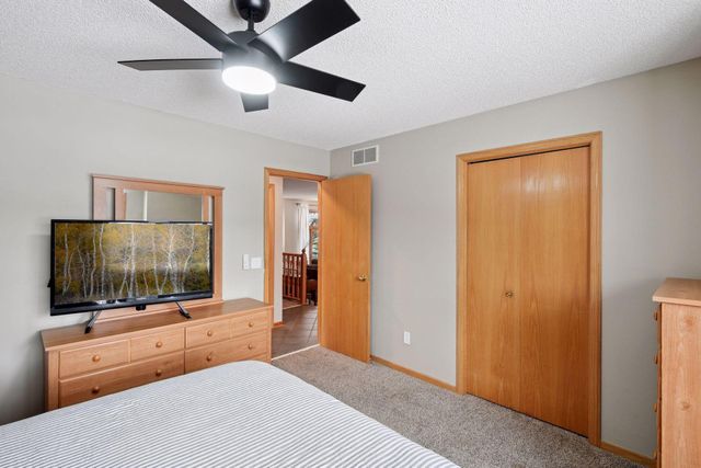 20911 Jameswood Court, Lakeville, MN 55044