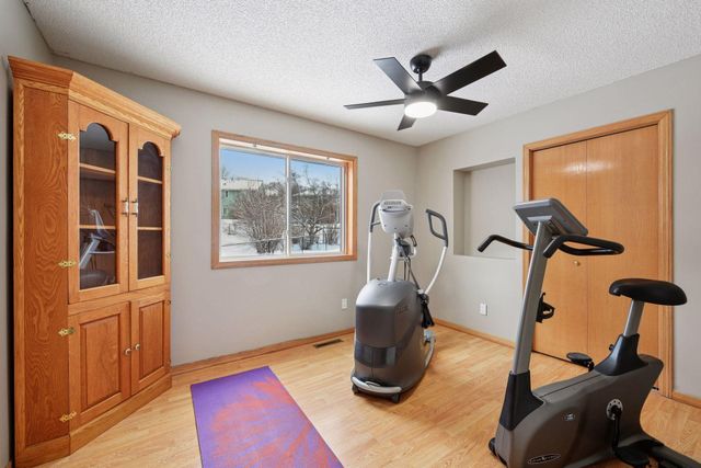 20911 Jameswood Court, Lakeville, MN 55044