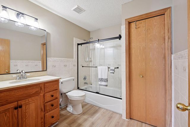 20911 Jameswood Court, Lakeville, MN 55044