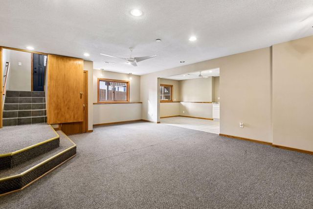 20911 Jameswood Court, Lakeville, MN 55044