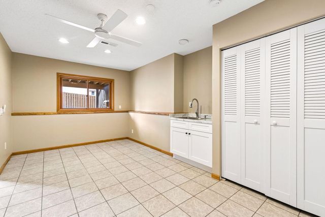 20911 Jameswood Court, Lakeville, MN 55044