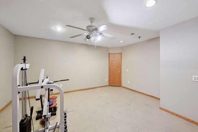 20911 Jameswood Court, Lakeville, MN 55044