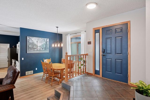 20911 Jameswood Court, Lakeville, MN 55044