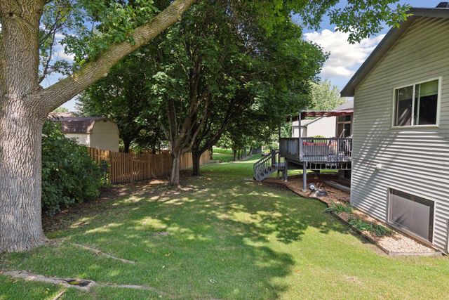 20911 Jameswood Court, Lakeville, MN 55044