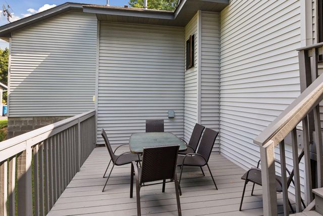 20911 Jameswood Court, Lakeville, MN 55044