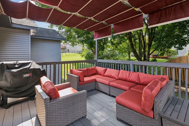 20911 Jameswood Court, Lakeville, MN 55044