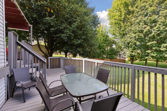 20911 Jameswood Court, Lakeville, MN 55044