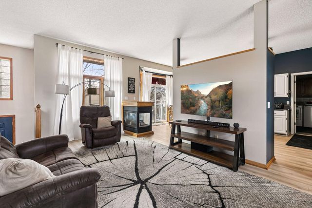 20911 Jameswood Court, Lakeville, MN 55044