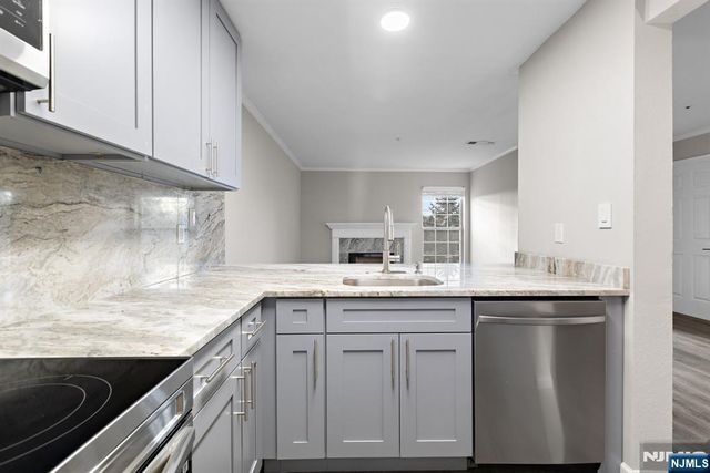 690 Rt 23 R3, Wayne, NJ 07470