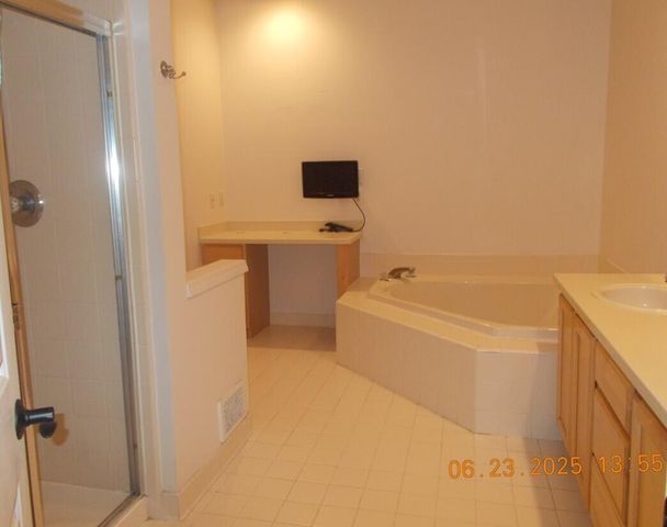2304 Cleveland Way, Canton, MI 48188