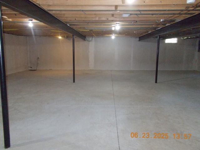 2304 Cleveland Way, Canton, MI 48188
