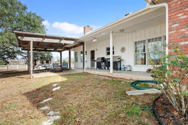 681 Leisure LN, Cedar Creek, TX 78612