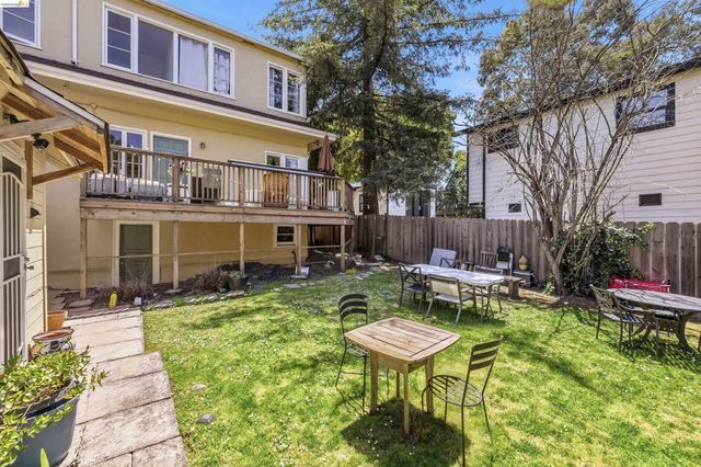 339 Hanover Ave, Oakland, CA 94606