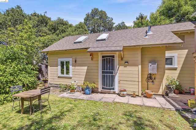 339 Hanover Ave, Oakland, CA 94606