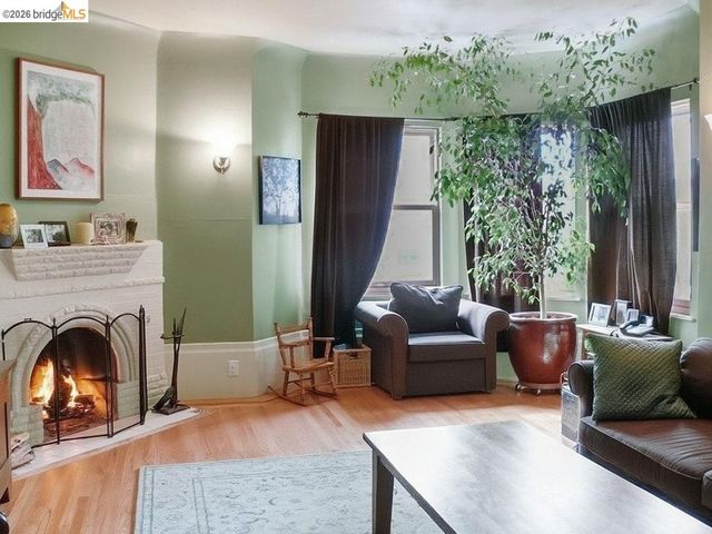 339 Hanover Ave, Oakland, CA 94606
